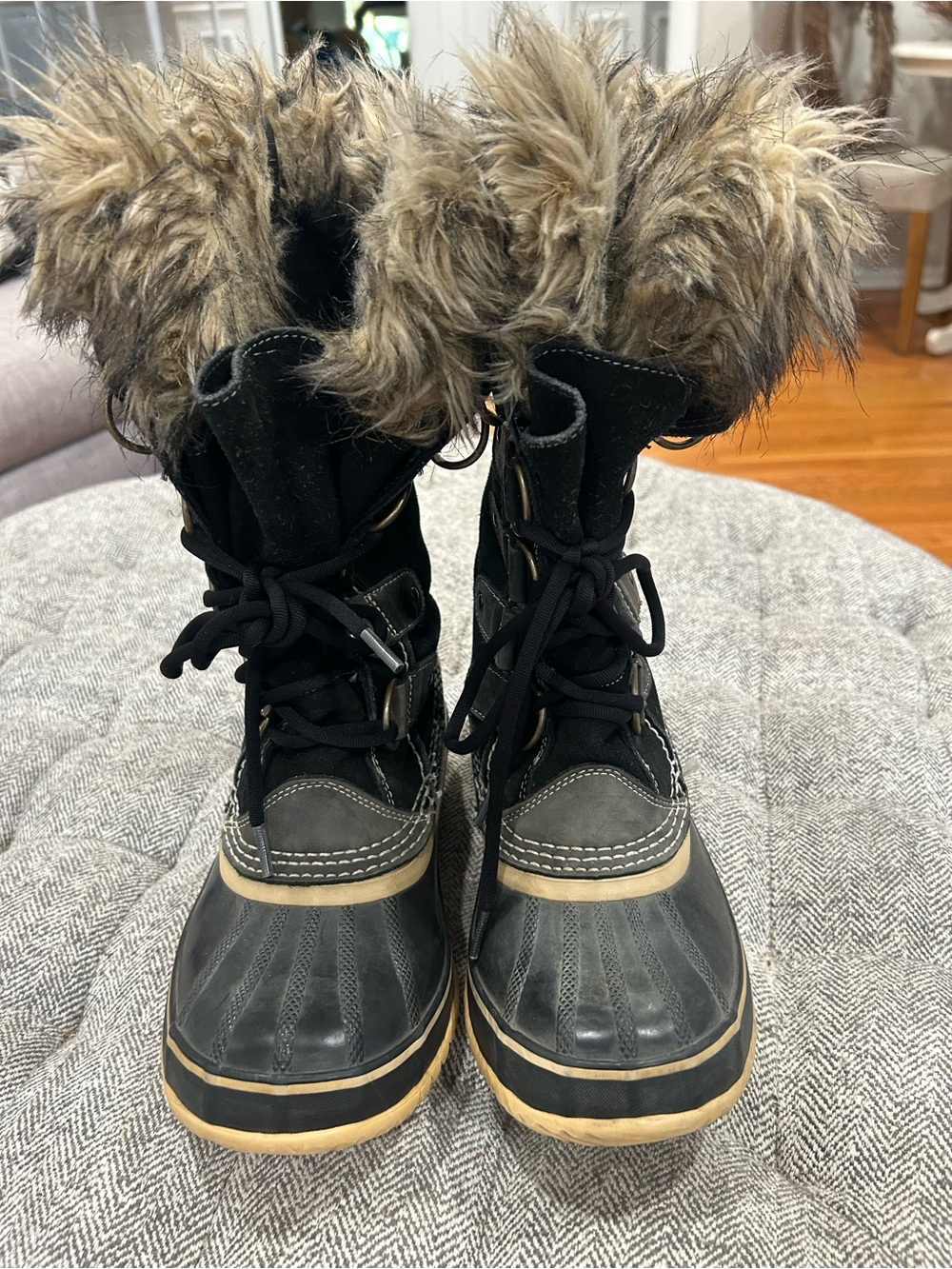 Sorel Joan of Arctic Boots- women’s size 8